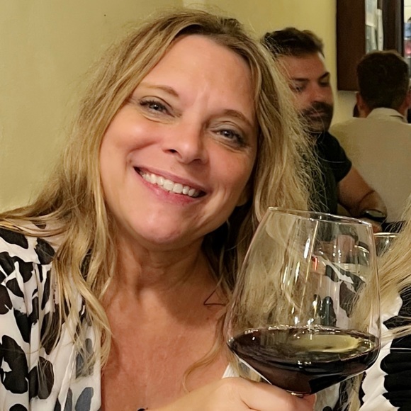 Meet your Posher, Cindy - Picture 1 of 1